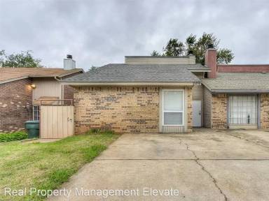 Main picture of 209 Woodman Dr