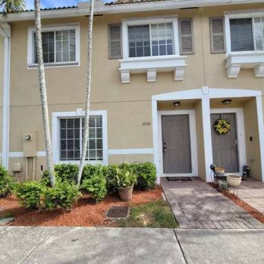 Main picture of 5910 Manchester Way