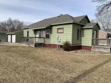 Main picture of 1030 E Kemp Ave