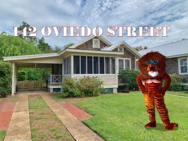 Main picture of 142 Oviedo St