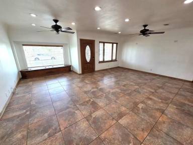 Main picture of 648 Auburn St