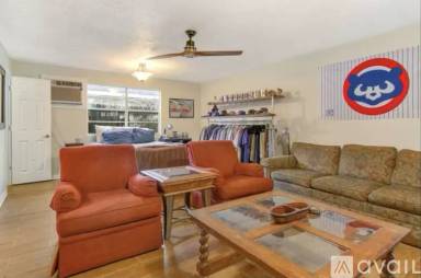 Main picture of 621 Carrollton Ave