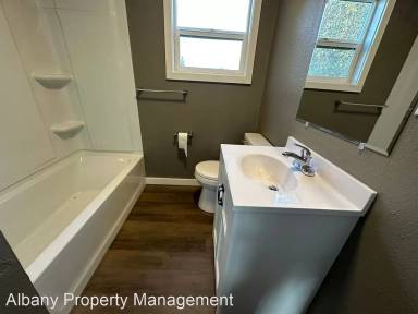 Main picture of 3499 Earl Ave NE