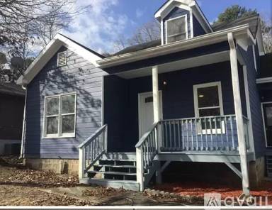 Main picture of 592 Woods Dr NW