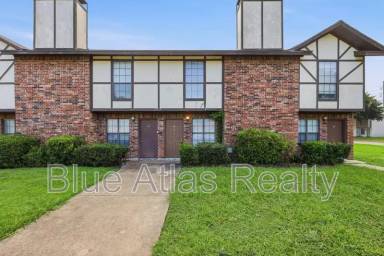 Main picture of 2713 Wimbledon Ct