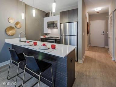 Main picture of 180 N Michigan Ave Apartments