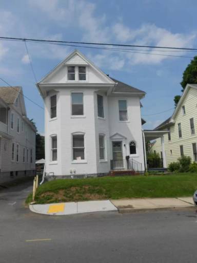 Main picture of 217 W 2nd St