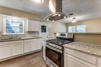 Main picture of 10630 Coogan Dr