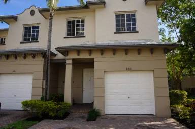 Main picture of 984 Lucaya Dr