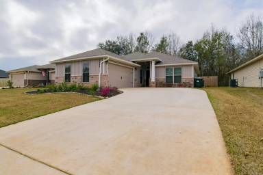 Main picture of 5648 Peach Dr