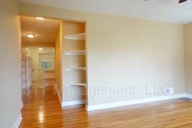 Main picture of 8713 Plymouth St