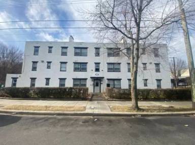 Main picture of 424 55th St NE