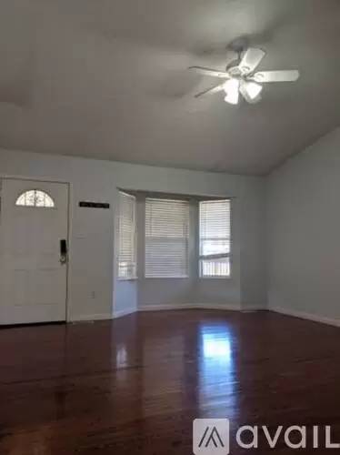 Main picture of 934 E Moody Ave