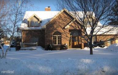 Main picture of 1108 Military Rd