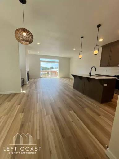 Main picture of 333 SE Jetty Ave
