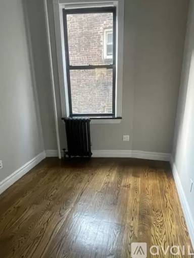 Main picture of E 35th St