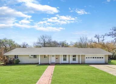 Main picture of 218 Redmond Dr
