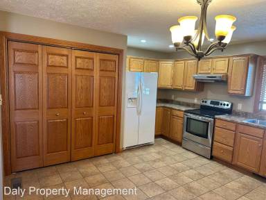 Main picture of 10614 W Schimmer Dr