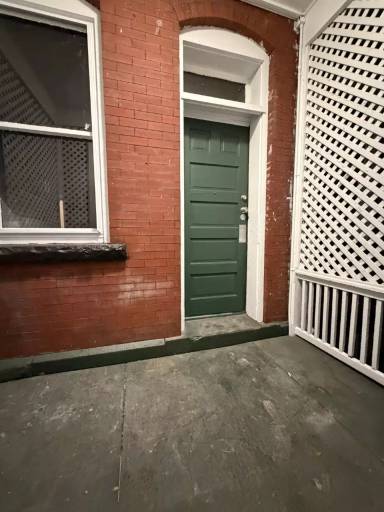 Main picture of 424 Putnam Ave