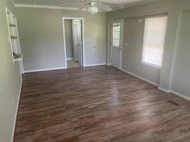 Main picture of 515 Lee Road 400