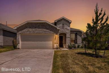 Main picture of 245 Seven Pines Dr