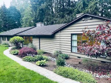 Main picture of 2640 110th Ave NE
