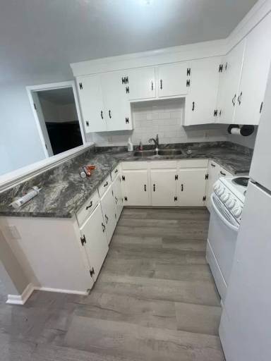 Main picture of 1705 1/2 N Wood Ave