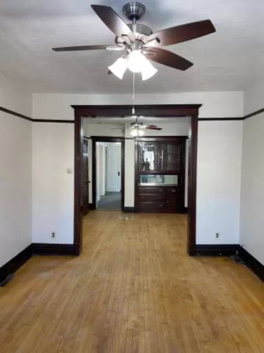 Main picture of 1055 W Wellington Ave