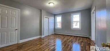 Main picture of 380 Lafayette St