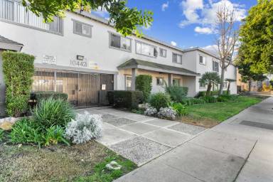 Main picture of 10442 Lampson Ave