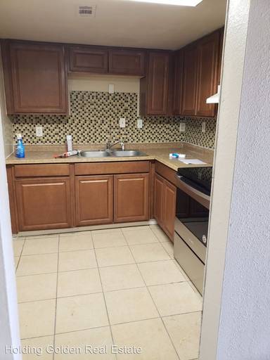 Main picture of 840 Sky Lake Cir