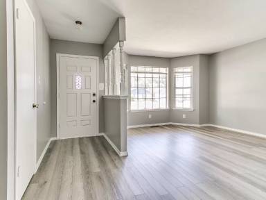 Main picture of 4405 N Chapman Ave