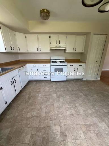 Main picture of 15 Grasmur Ct