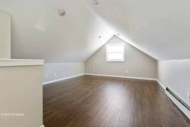 Main picture of 21 Salem St