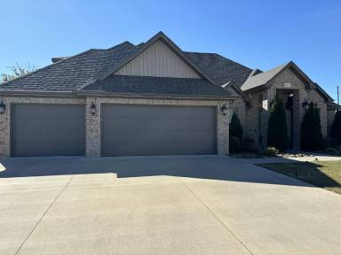 Main picture of 1051 Little Osage Ave