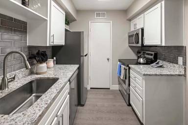 Main picture of Tides on 7th Street