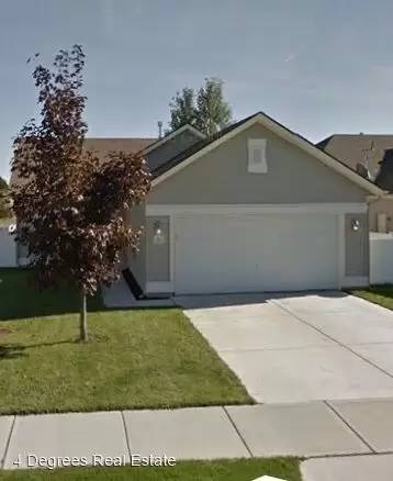 Main picture of 9408 N Oak St