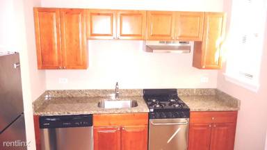 Main picture of 894-896 Green Bay Rd