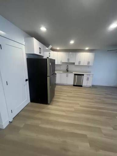 Main picture of 590 Front St