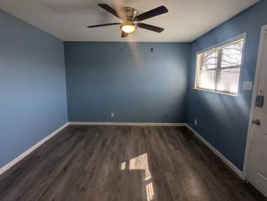 Main picture of 117 W Avenue A