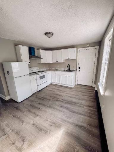 Main picture of 13 Oak St