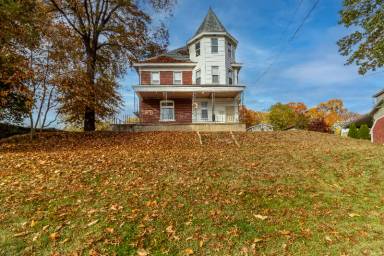 Main picture of 1615 Beech St