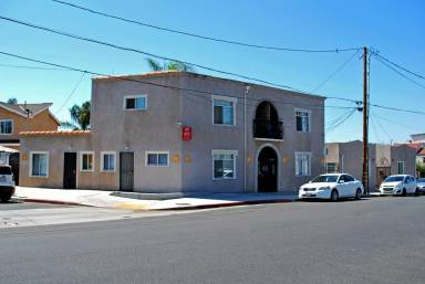 Main picture of 1233 1245 1247 Daisy Ave