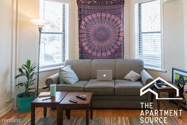 Main picture of 917 W Waveland Ave