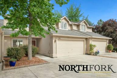 Main picture of 3065 S Crabapple Ln