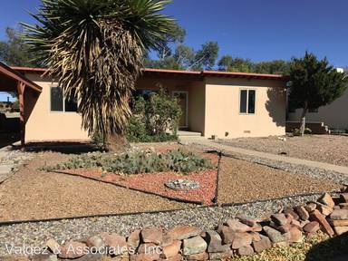 Main picture of 1933 Kiva Rd