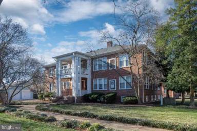 Main picture of 305 Duncan Ave