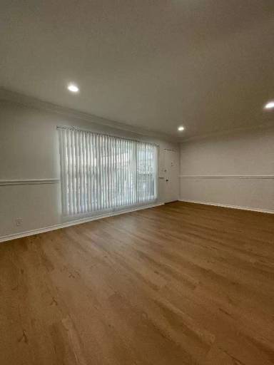 Main picture of 6151 Fountain Ave
