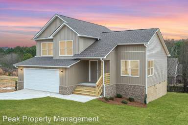 Main picture of 690 Woodland Cir