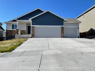 Main picture of 4848 Olympus Dr